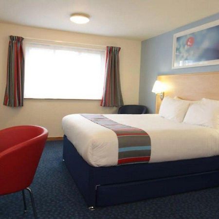 Travelodge London Feltham מראה חיצוני תמונה