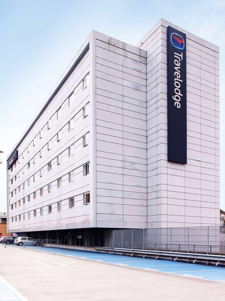 Travelodge London Feltham מראה חיצוני תמונה