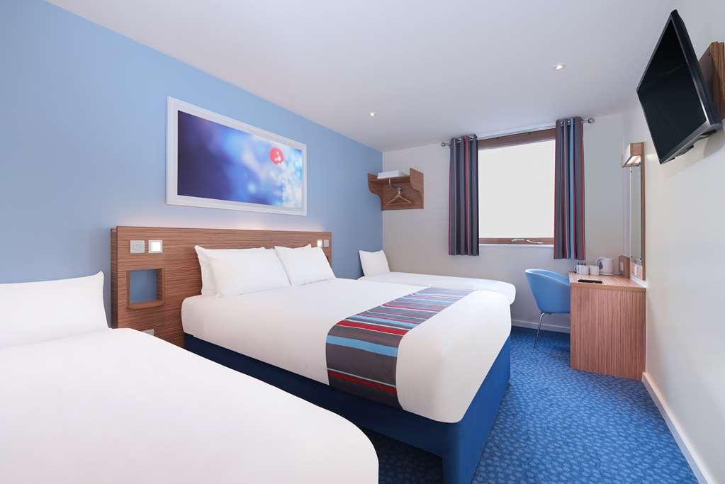Travelodge London Feltham חדר תמונה