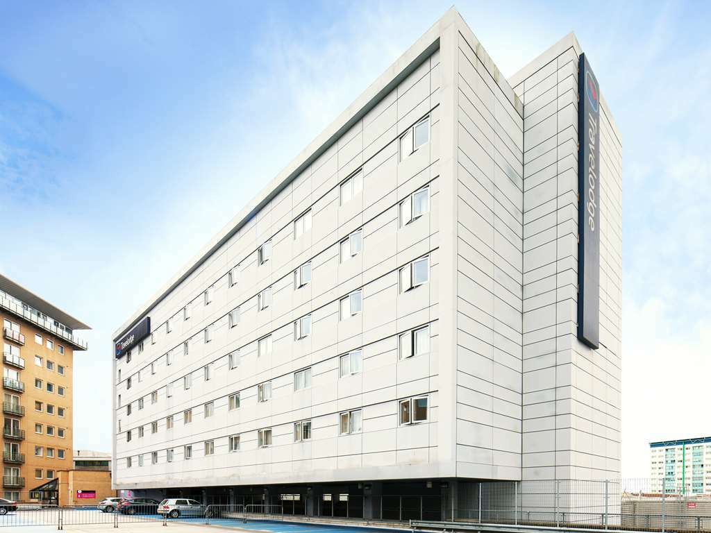 Travelodge London Feltham מראה חיצוני תמונה