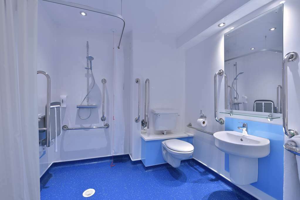 Travelodge London Feltham חדר תמונה